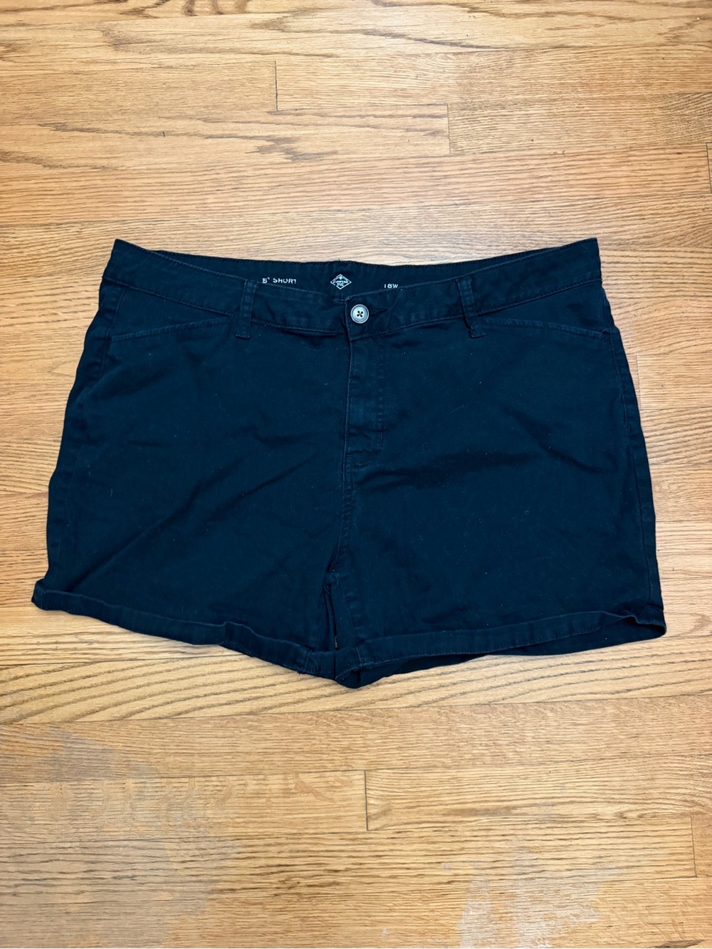 St. John’s Bay Women’s 5” Chino Shorts Size 16W Black